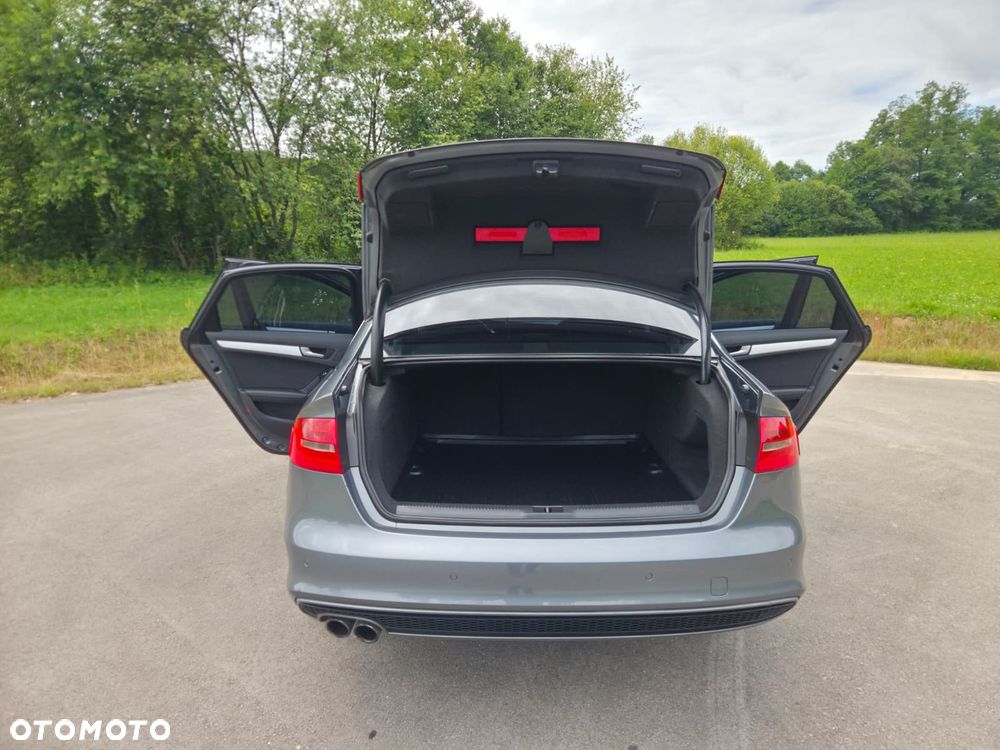 Audi A4 Limousine - 25