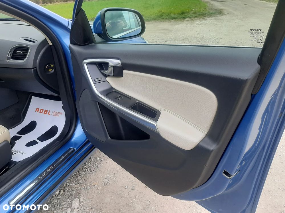 Volvo V60 D4 Business Edition - 26