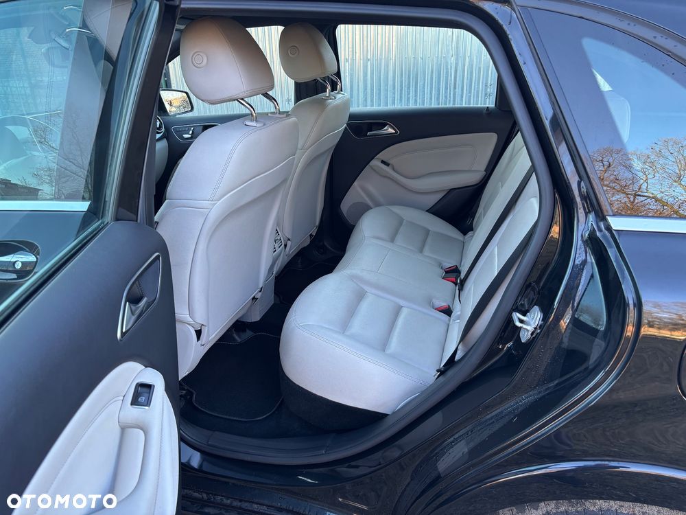 Mercedes-Benz Klasa B (Electric Drive) 250 e - 10