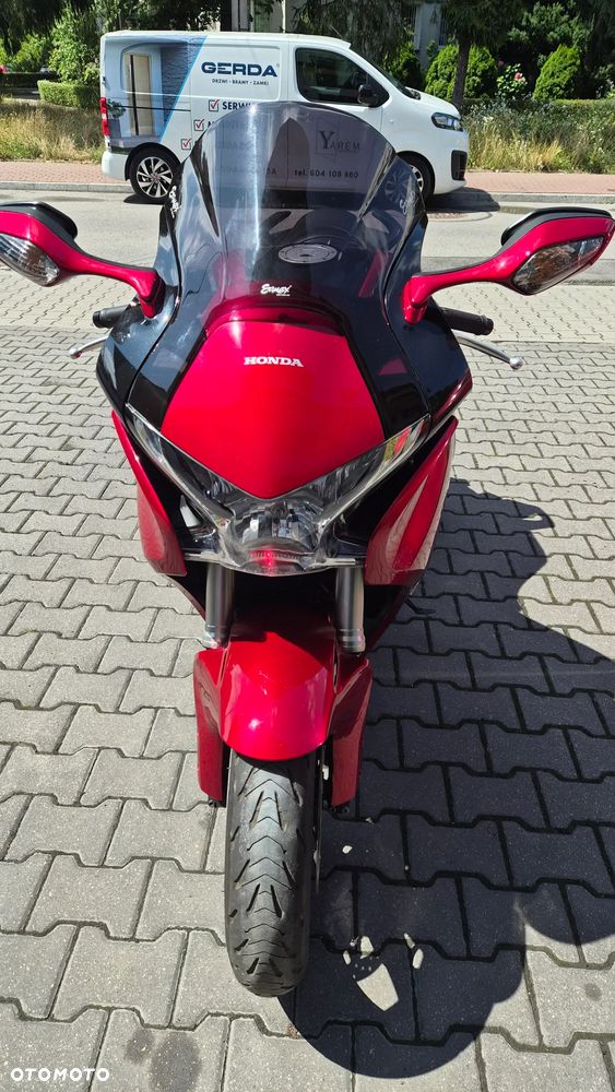 Honda VFR - 8