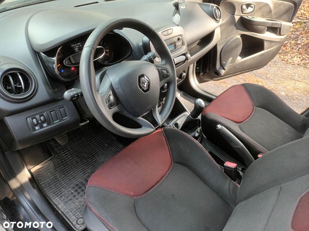 Renault Clio - 23