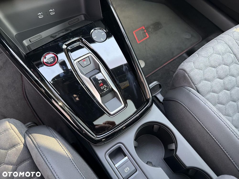 Audi RS3 Limousine - 16