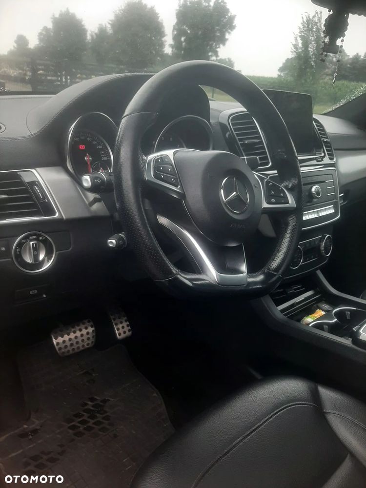 Mercedes-Benz GLE - 23