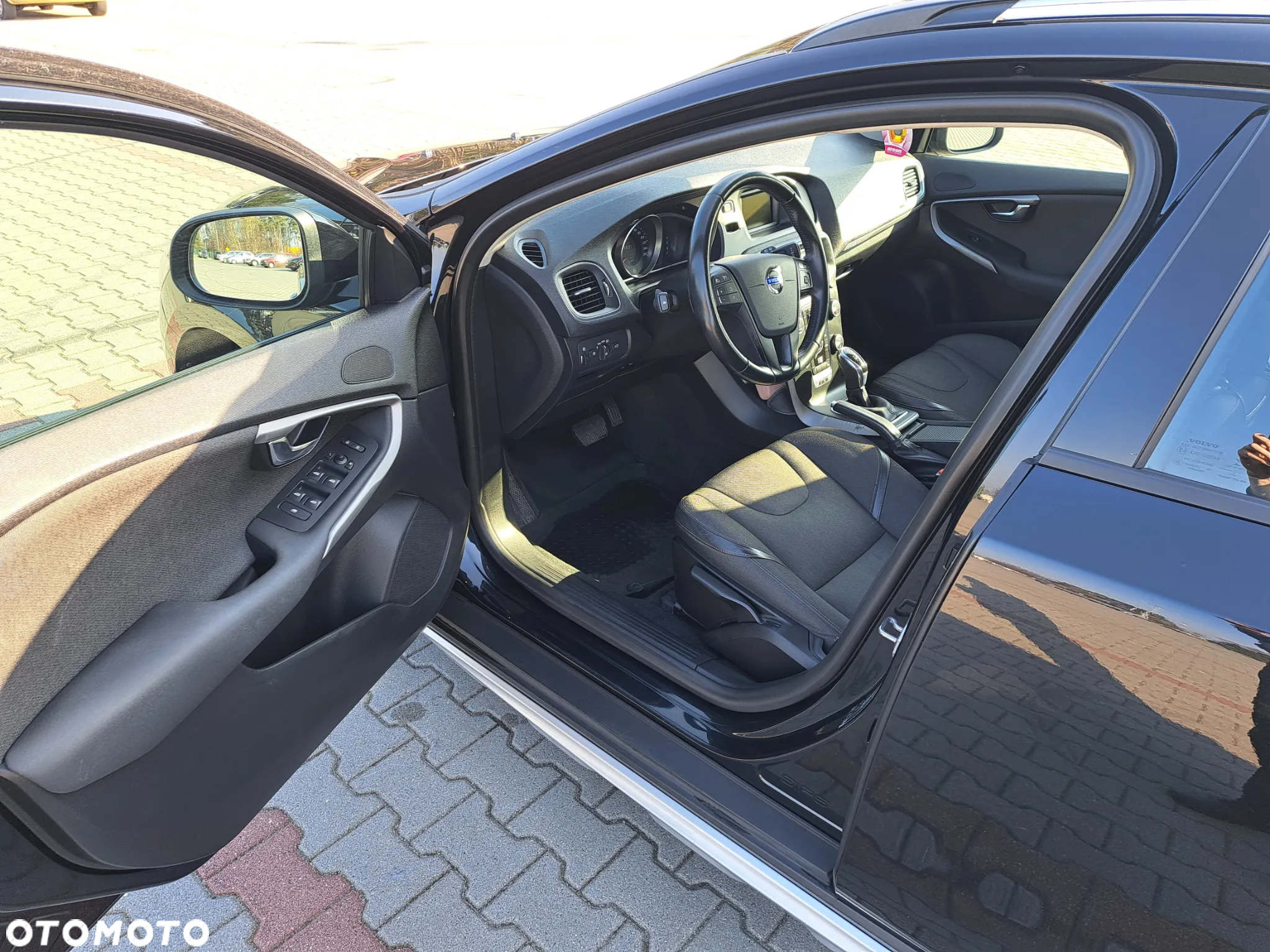 Volvo V40 Cross Country D3 Momentum - 6