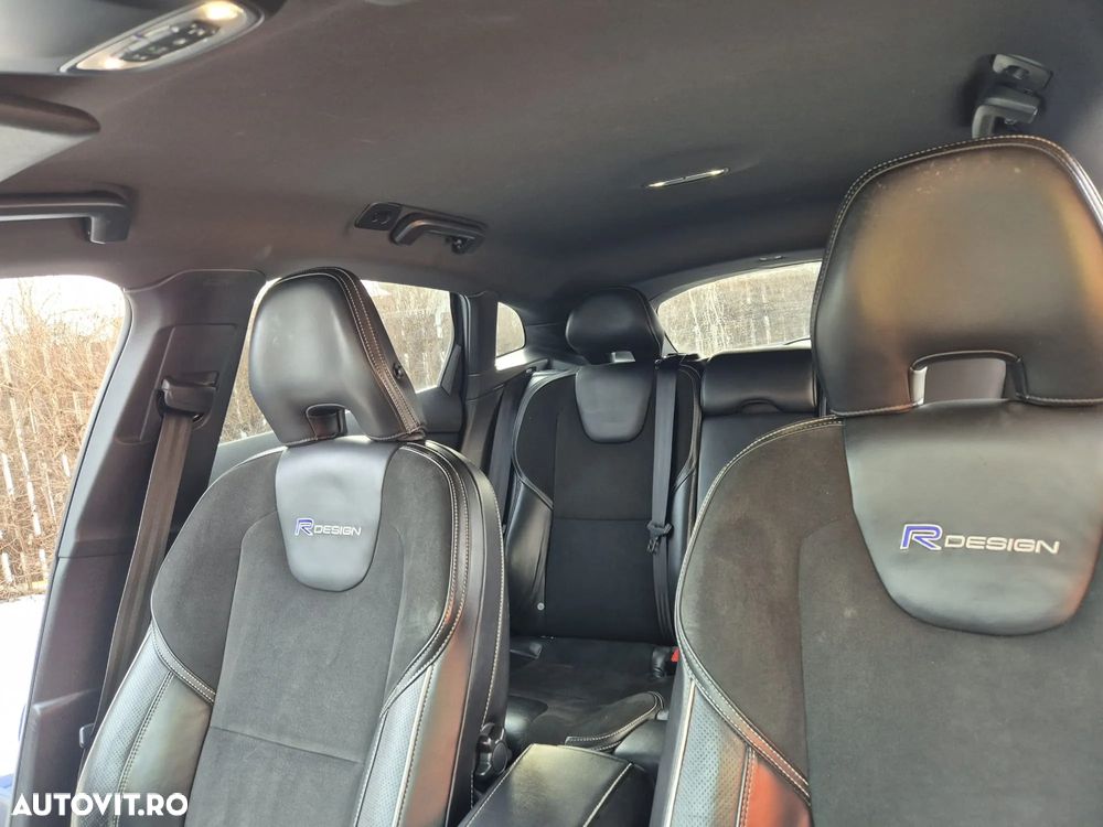 Volvo V40 D2 R-Design - 17