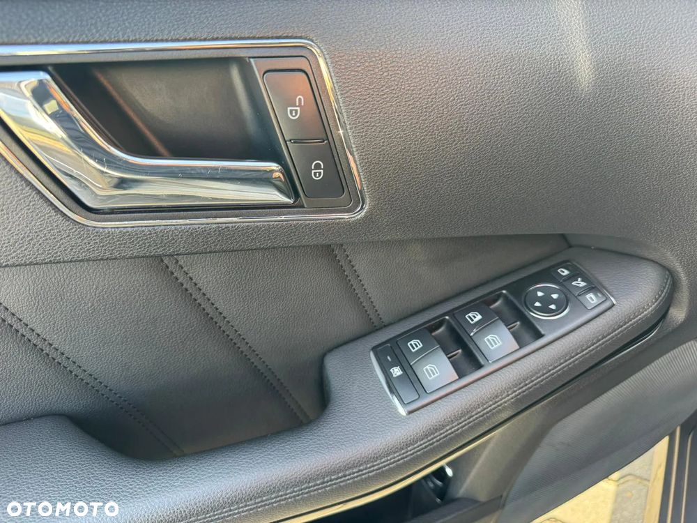 Mercedes-Benz Klasa E 350 CDI DPF BlueEFFICIENCY 7G-TRONIC Elegance - 22