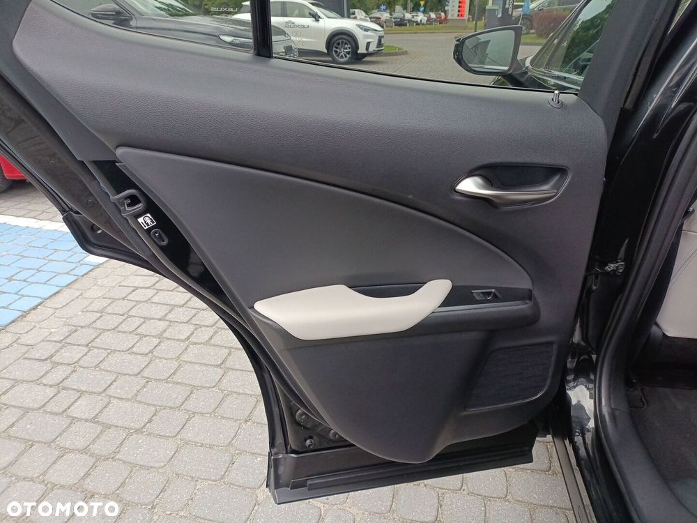 Lexus UX 300h F Sport Design - 14