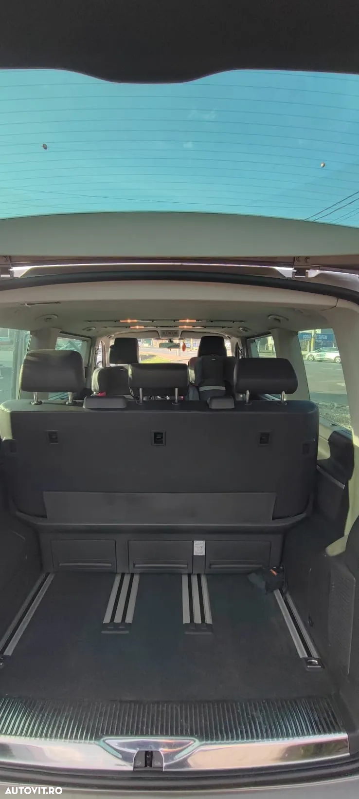 Volkswagen Multivan - 7