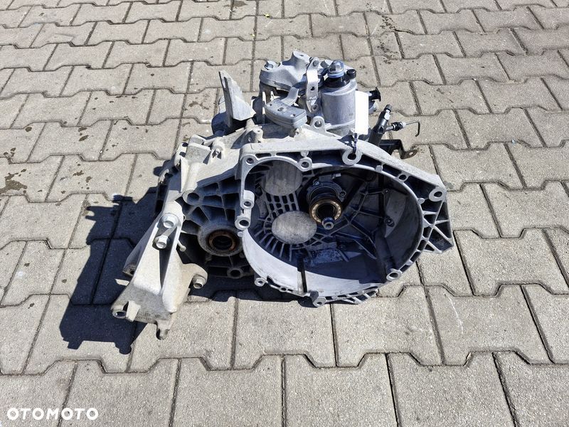 OPEL ZAFIRA C ASTRA J 2.0 CDTI SKRZYNIA BIEGÓW MANUAL 55564375 F40 - 1