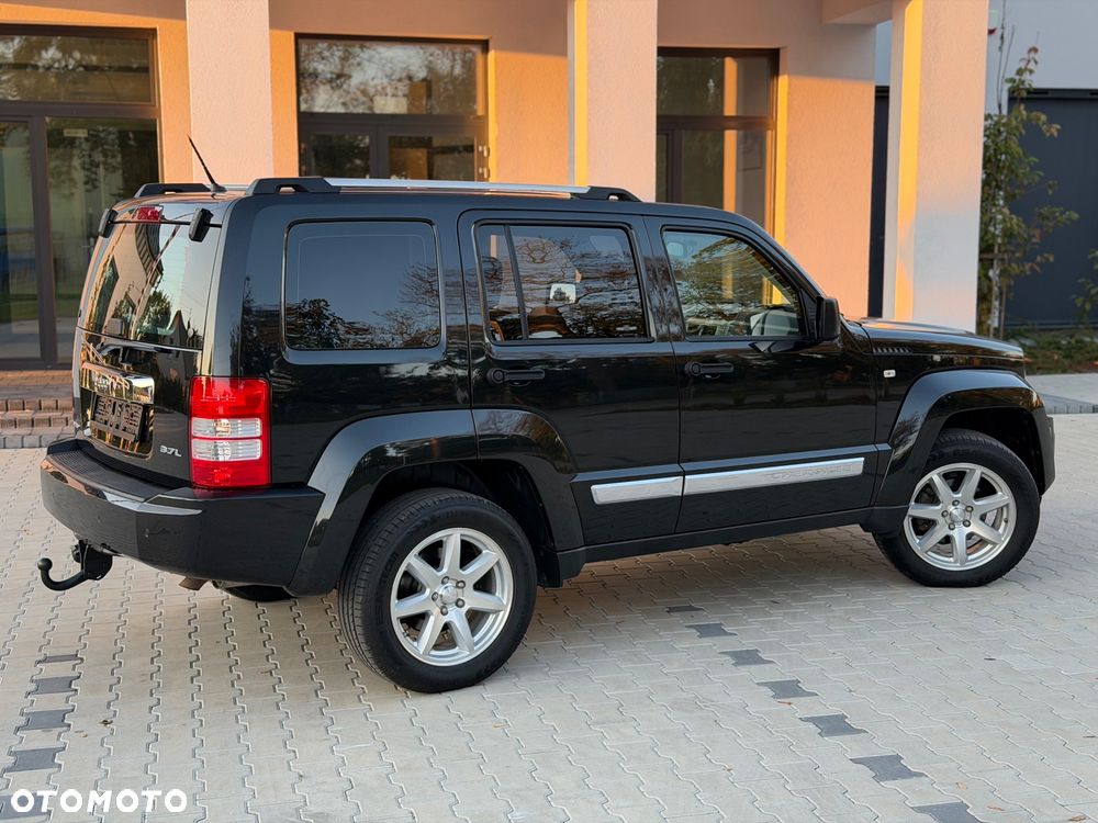 Jeep Cherokee - 16