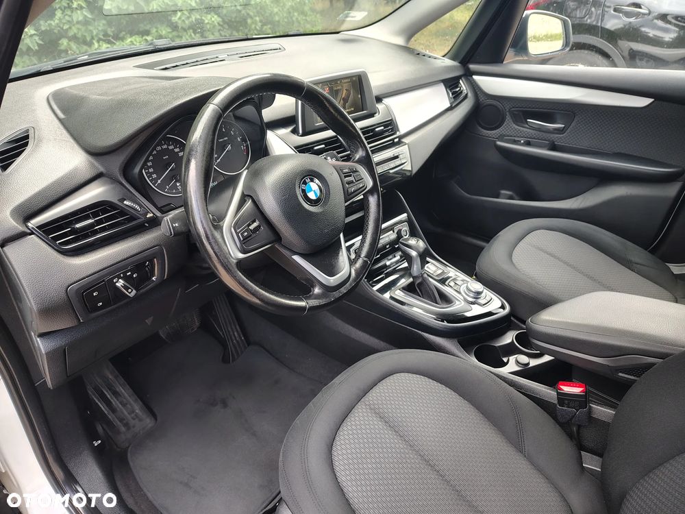 BMW Seria 2 218i - 12