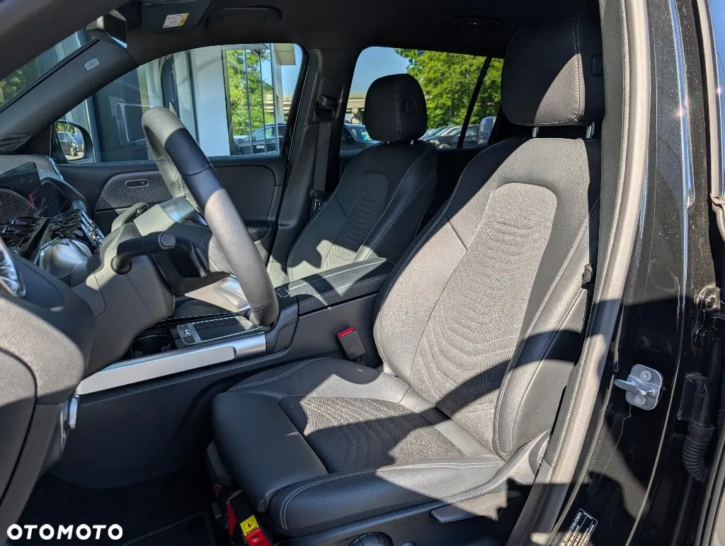 Mercedes-Benz GLB 200 Progressive 7G-DCT - 12