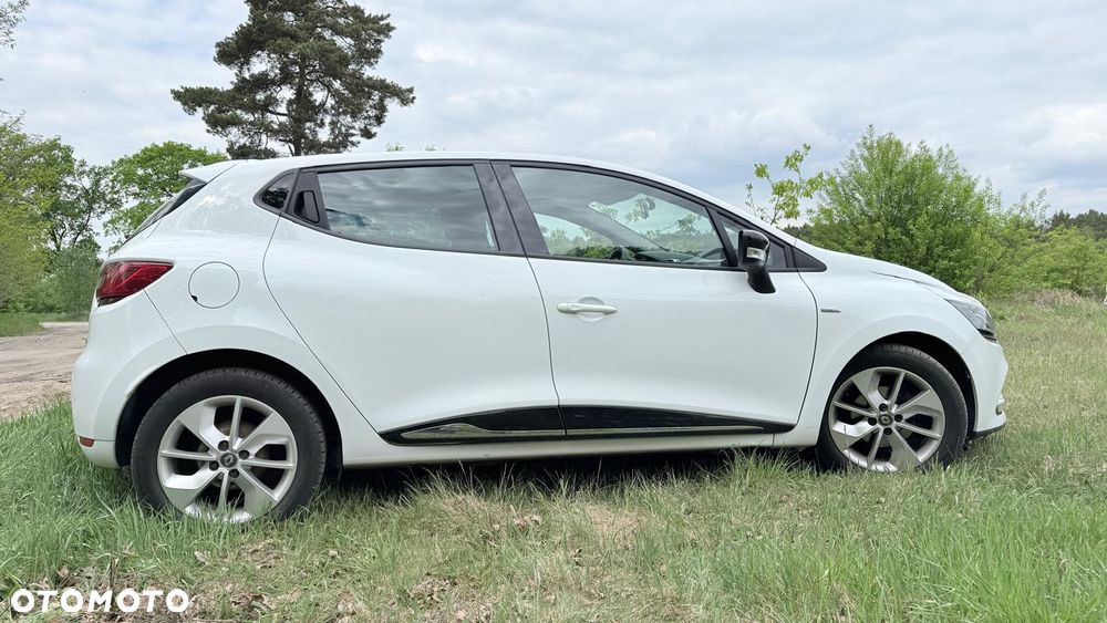 Renault Clio 1.2 16V Limited EU6 - 2