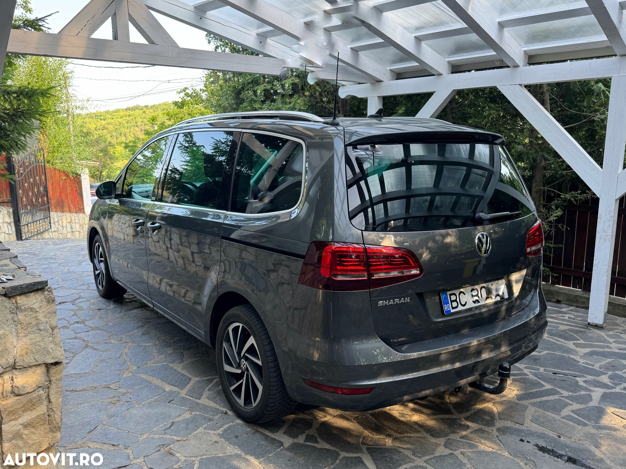 Volkswagen Sharan 2.0 TDI DSG (BlueMotion Technology) Highline - 2