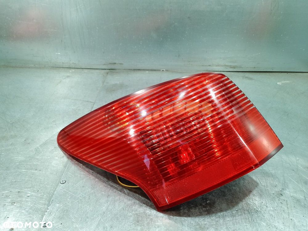 LAMPA TYLNA LEWA PEUGEOT 407 SW 9641948780 KOMBI - 1