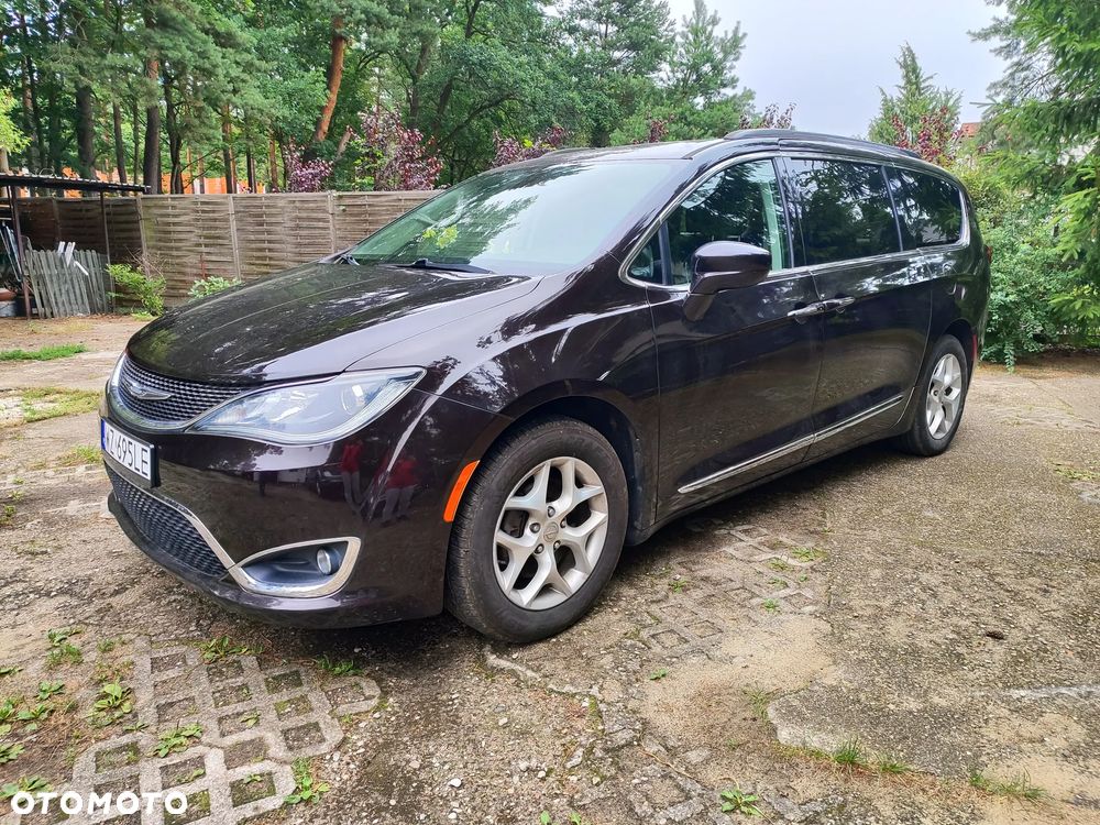 Chrysler Pacifica - 3