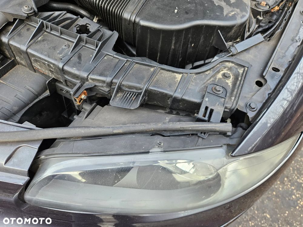 BMW 1 I E81 E87 lampa przód przednia prawa  lewa EU - 4