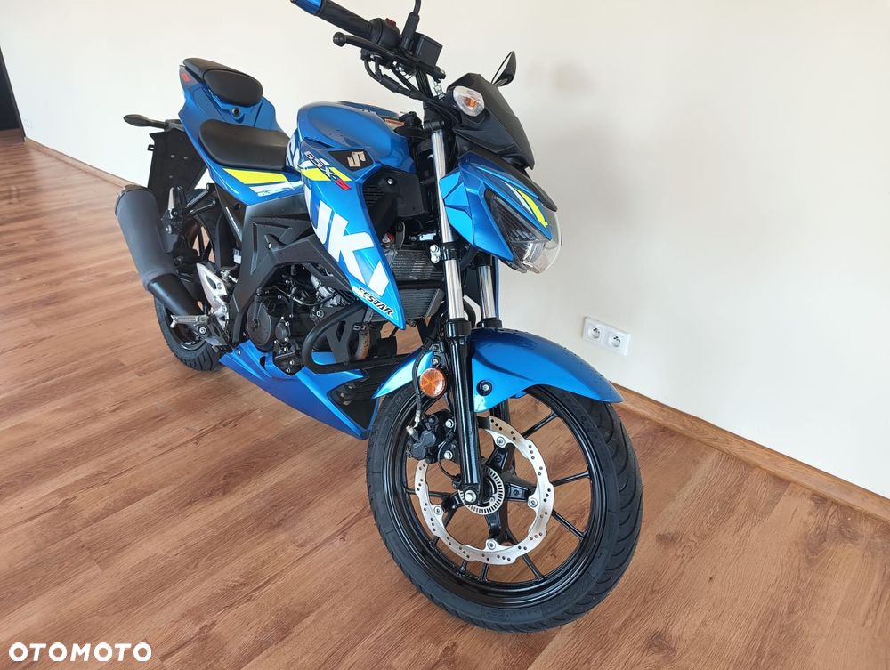 Suzuki GSX - 13