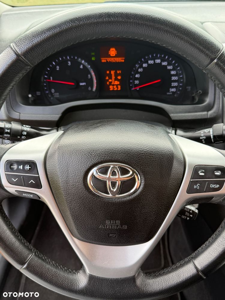 Toyota Avensis 2.0 D-4D Active - 29