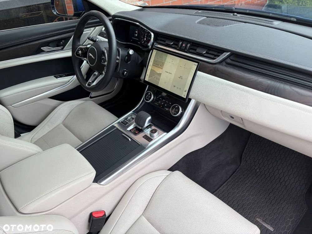 Jaguar XF 2.0 P300 AWD R-Dynamic S - 8