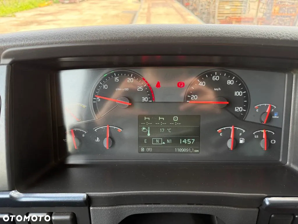 Volvo - 8