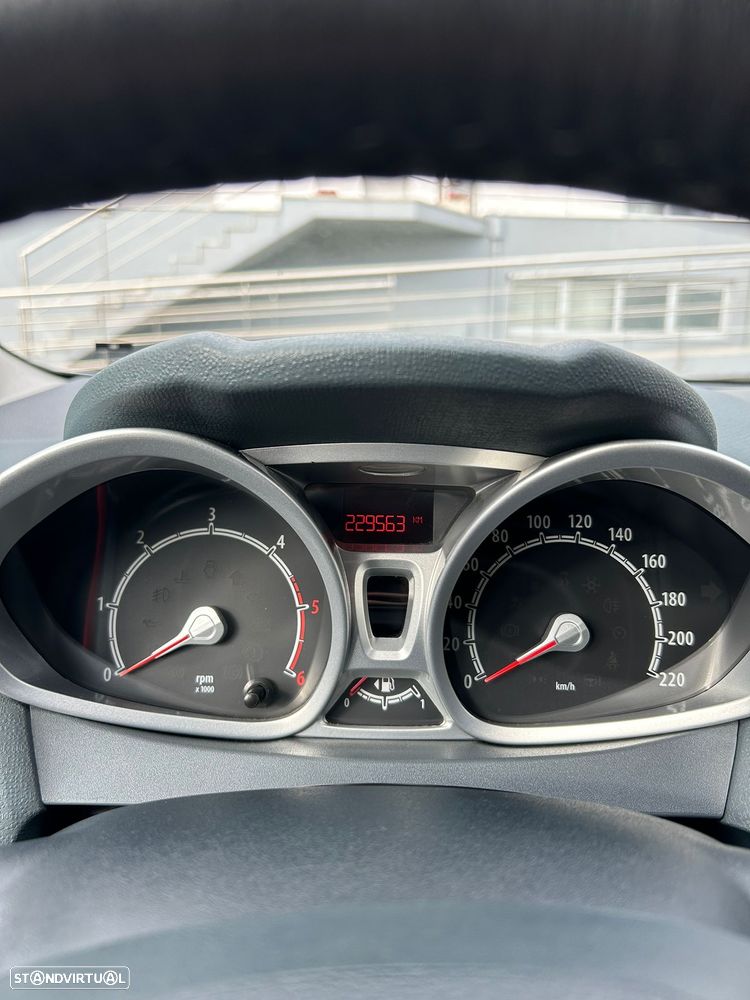 Ford Fiesta 1.4 TDCI Titanium - 6