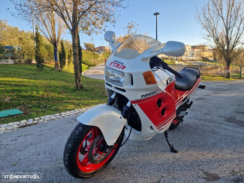 Honda CBR 1000F  SC21 - 8