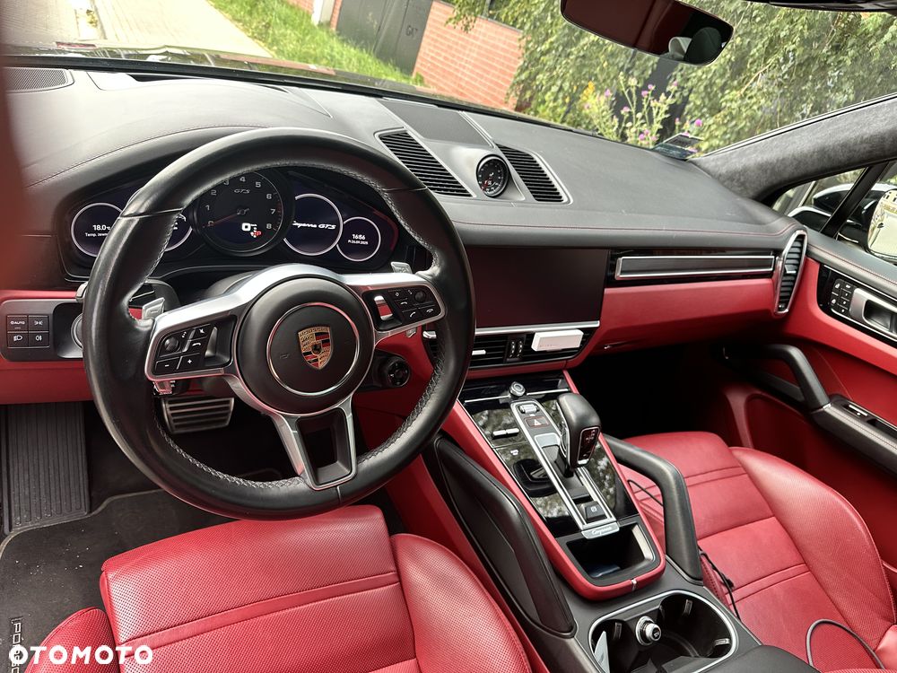 Porsche Cayenne GTS - 6