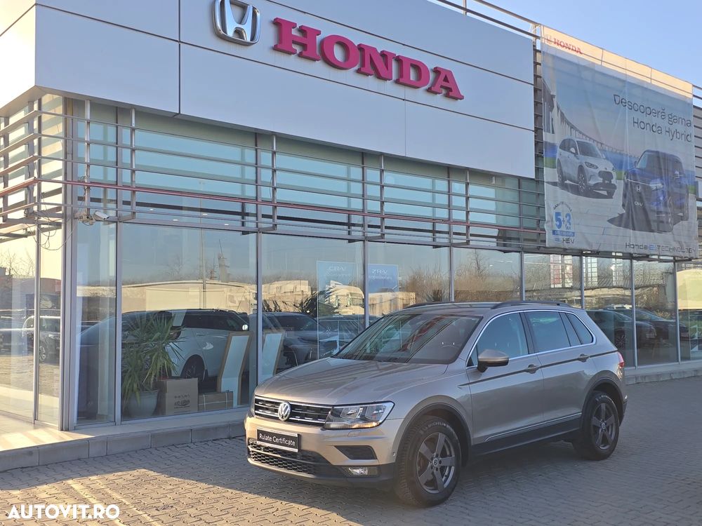 Volkswagen Tiguan - 1