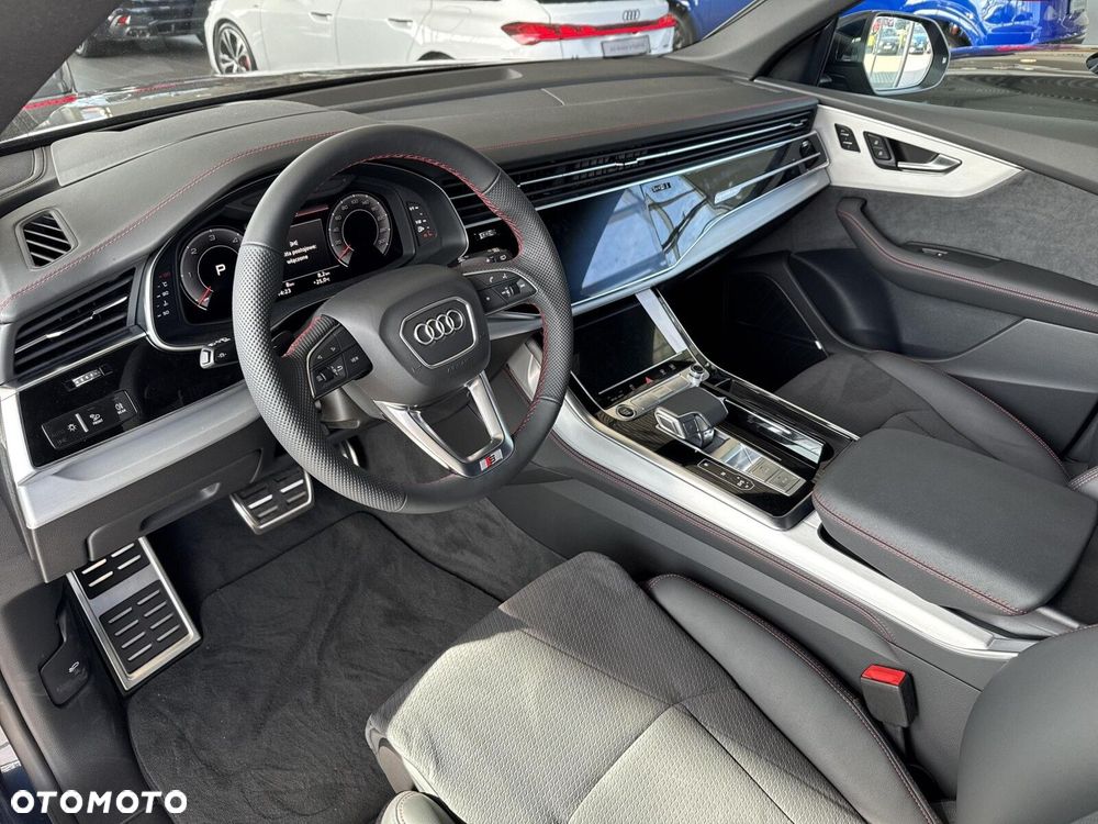 Audi Q8 - 10