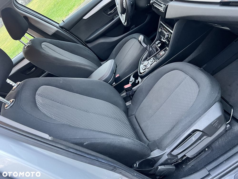 BMW Seria 2 216d - 13