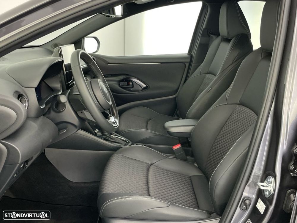Toyota Yaris 1.5 HDF Luxury - 11