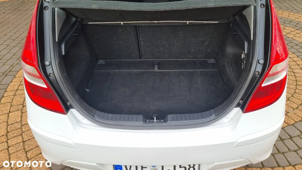 Hyundai i30 i30cw 1.4 blue Comfort - 16