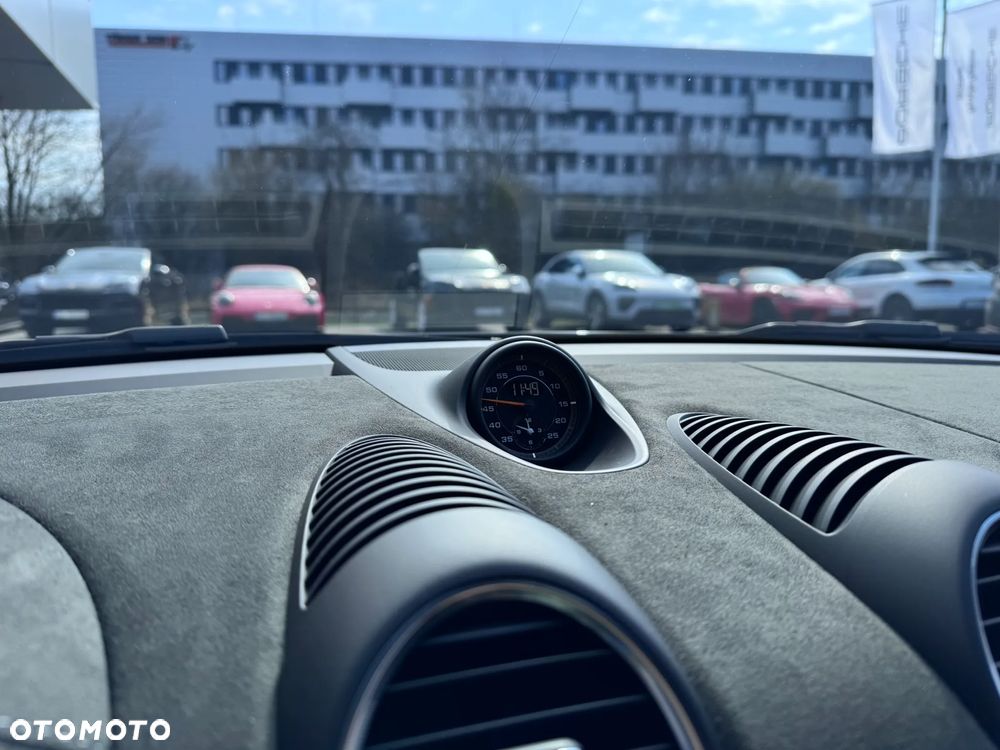 Porsche 718 Spyder - 19