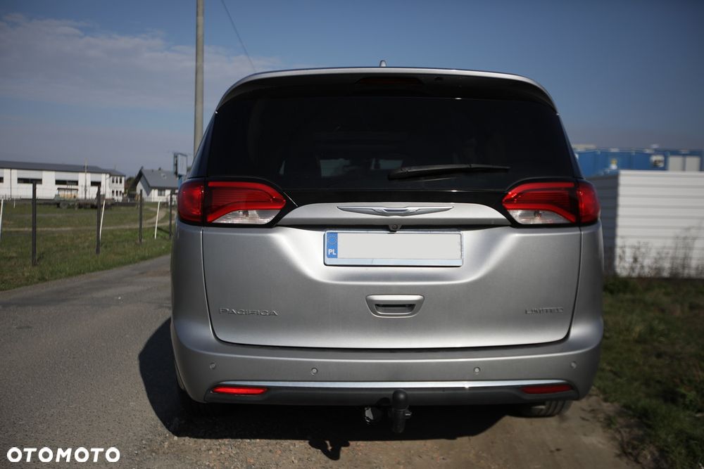 Chrysler Pacifica - 6