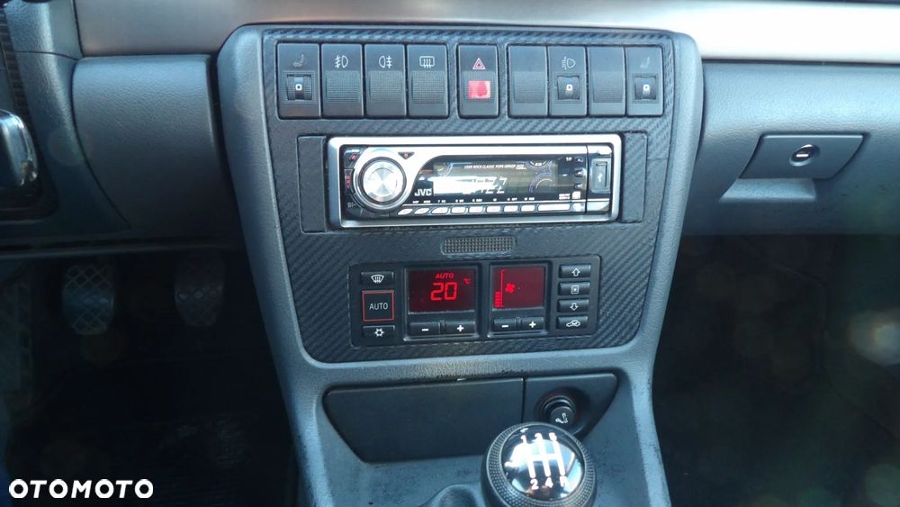 Audi A4 Limousine - 10