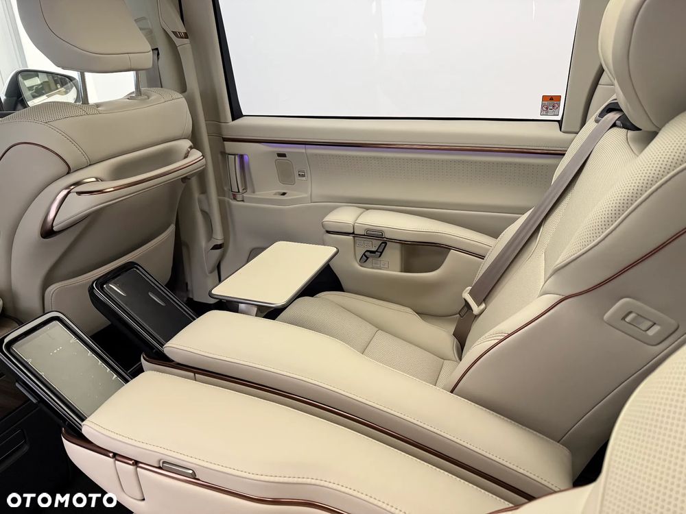 Lexus LM 350h Prestige - 28