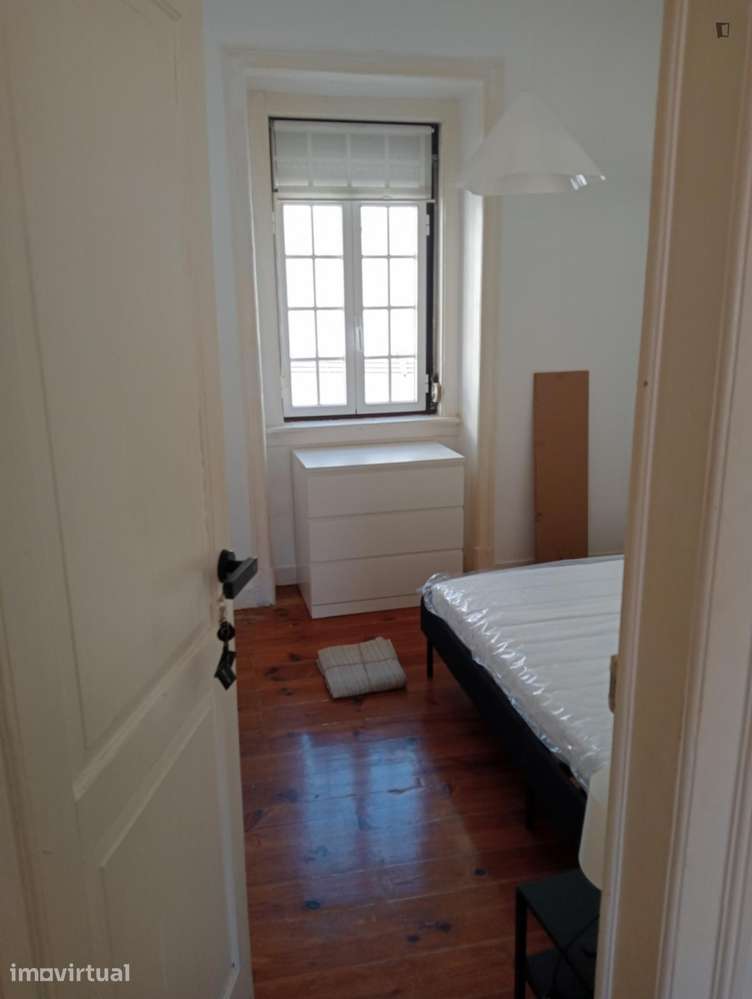 Quarto - localizado em Alameda Lisbon - Grande imagem: 2/12
