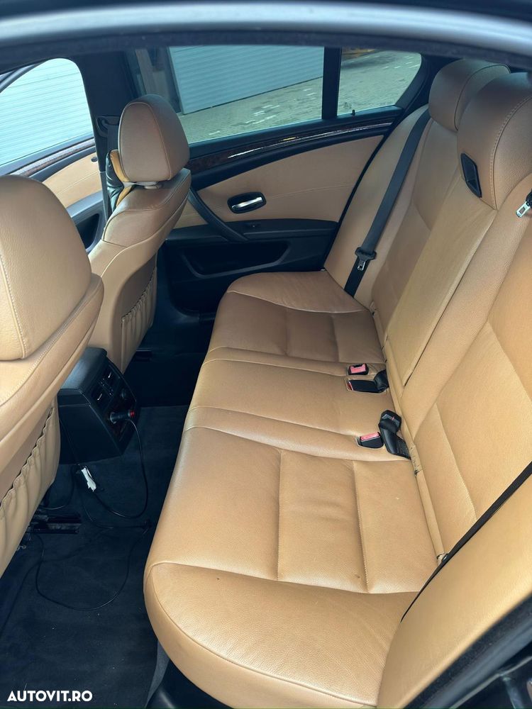 BMW Seria 5 530xd Aut. - 10