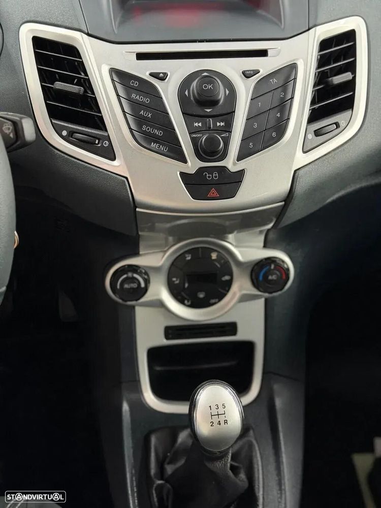 Ford Fiesta 1.25 Titanium - 17