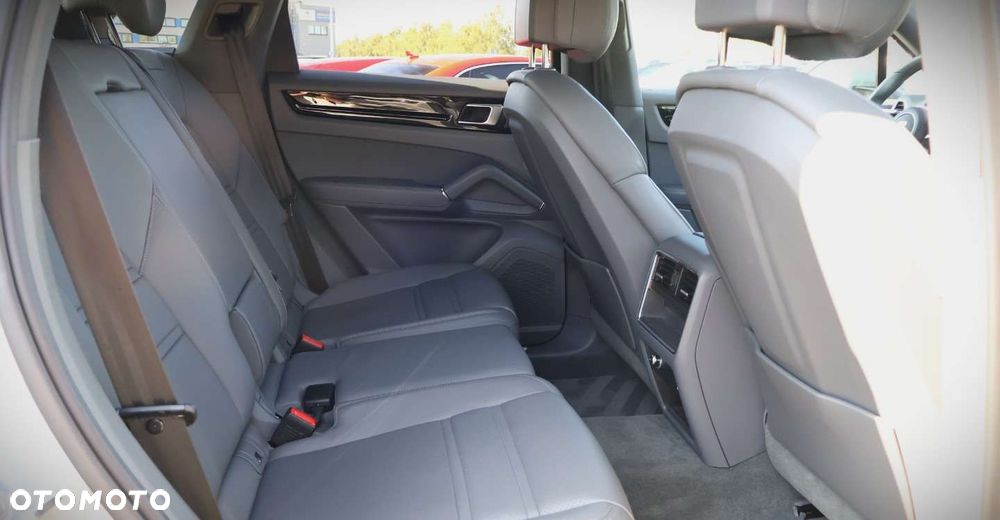 Porsche Cayenne - 19