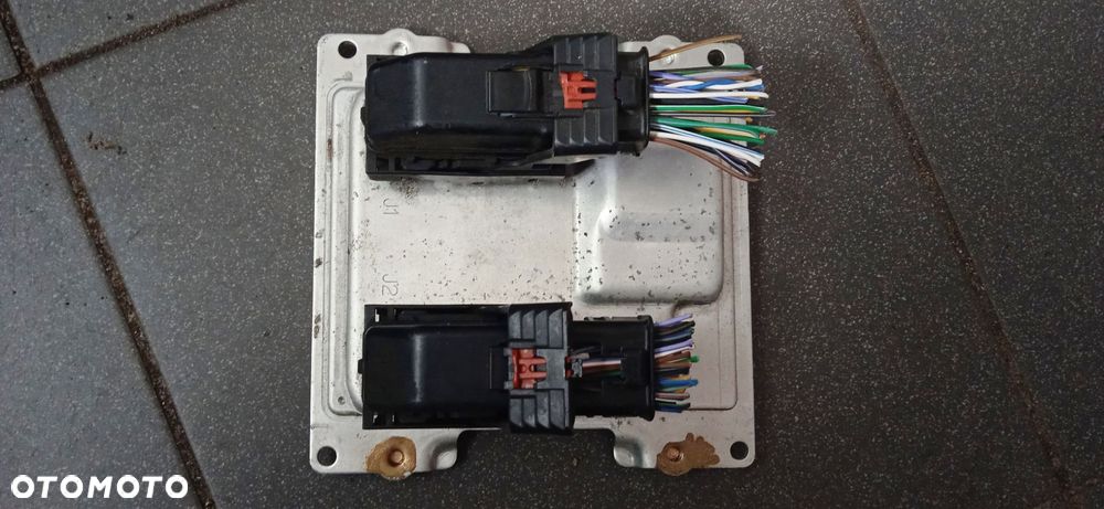 Komputer sterownik silnika ECU Opel Karl 1.0 B 12685505 - 2