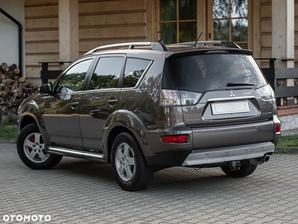 Mitsubishi Outlander - 9