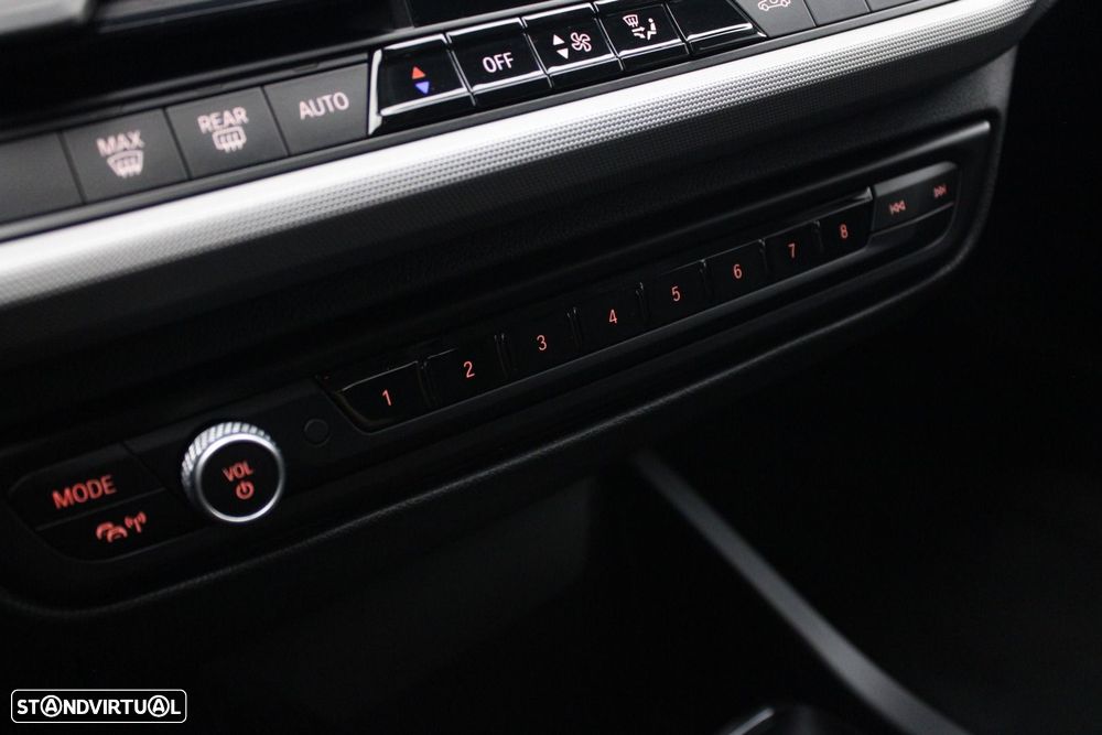 BMW 116 d Corporate Edition Auto - 19