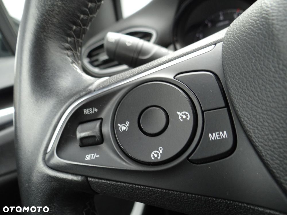 Opel Crossland X 1.2 Action - 10