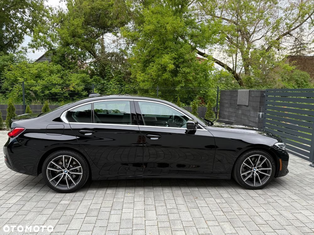 BMW Seria 3 330i Sport Line - 4