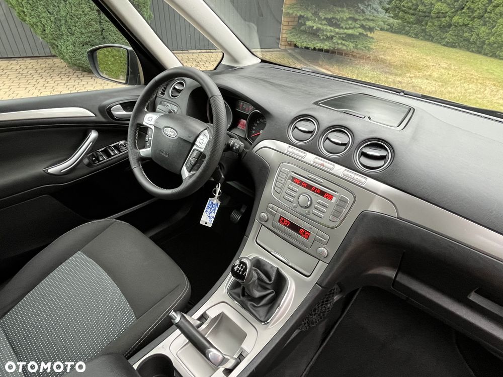 Ford Galaxy 2.0 Champions Edition - 16