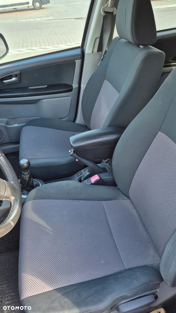 Suzuki SX4 - 10