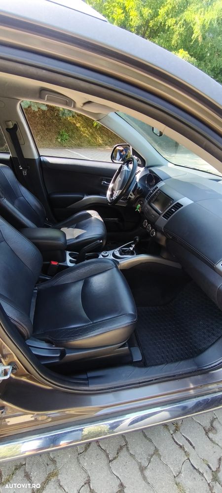 Citroën C-Crosser 2.2 HDI Exclusive - 3