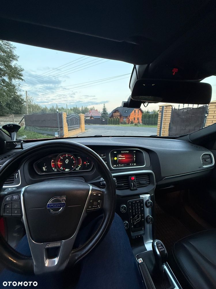 Volvo V40 D4 Drive-E R-Design Summum - 15